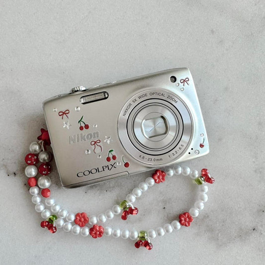 Nikon Silver and Grey Cameras-and-accessories